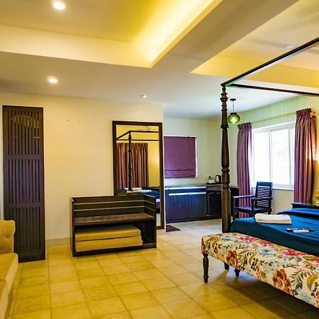 Marine Studios Le Pension Candolim Bagian luar foto
