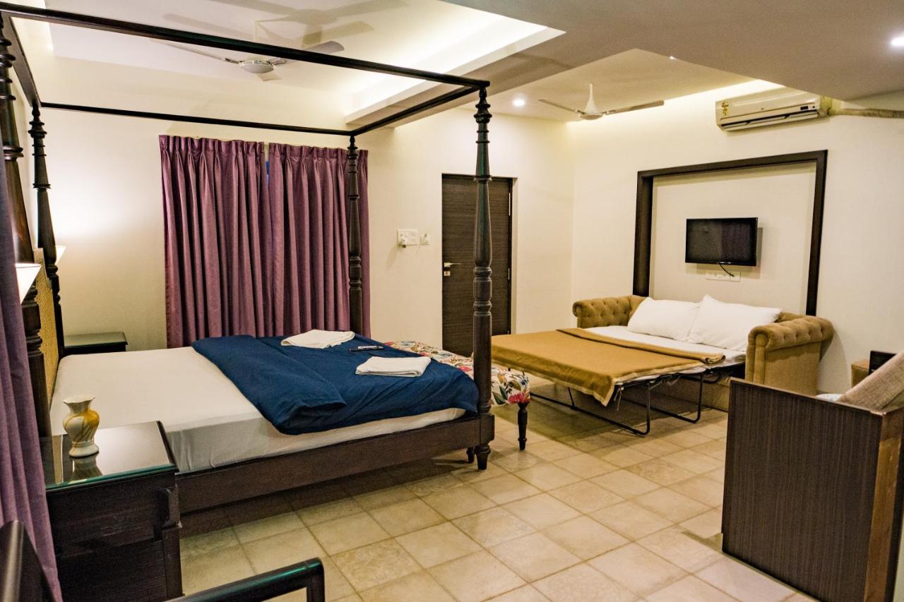 Marine Studios Le Pension Candolim Bagian luar foto