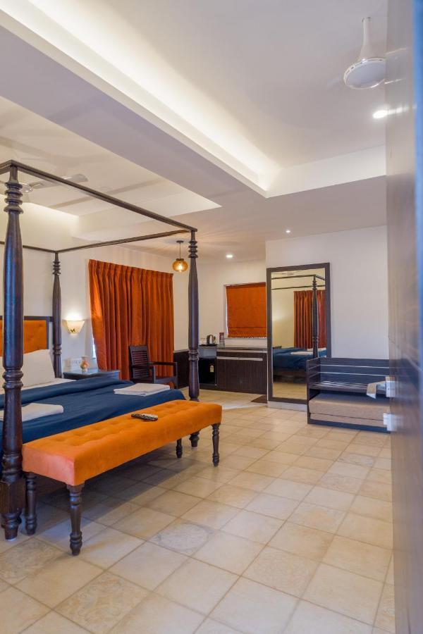 Marine Studios Le Pension Candolim Bagian luar foto