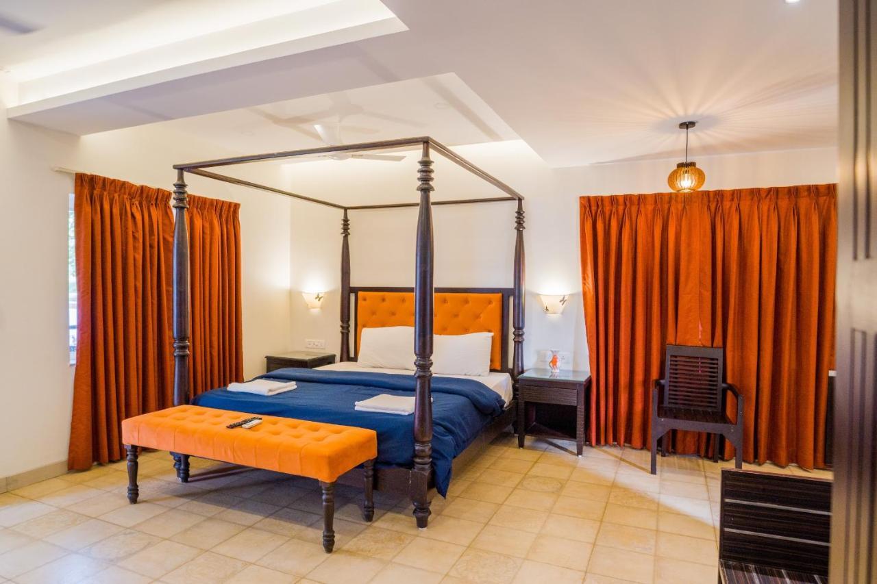 Marine Studios Le Pension Candolim Bagian luar foto