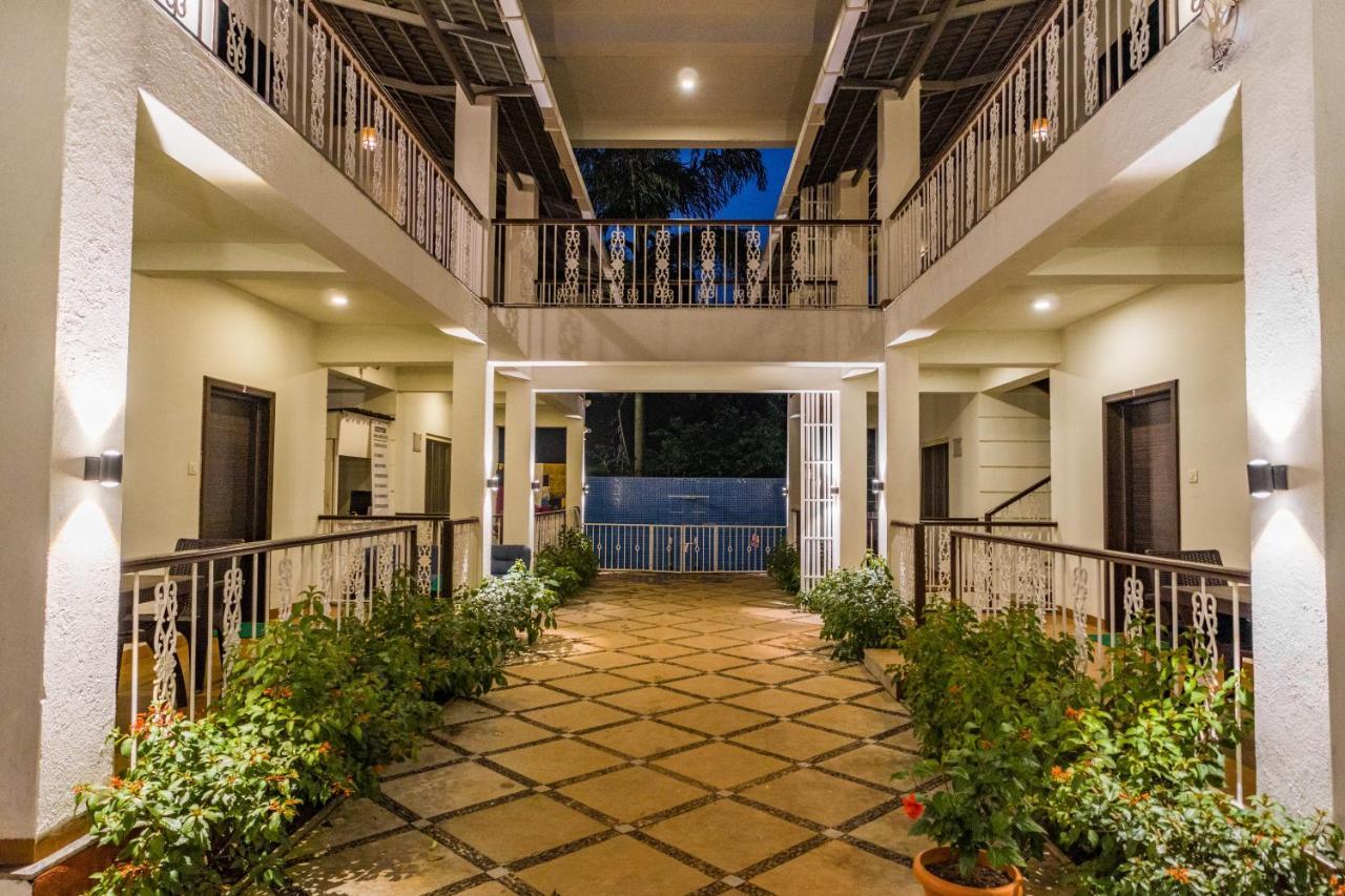 Marine Studios Le Pension Candolim Bagian luar foto