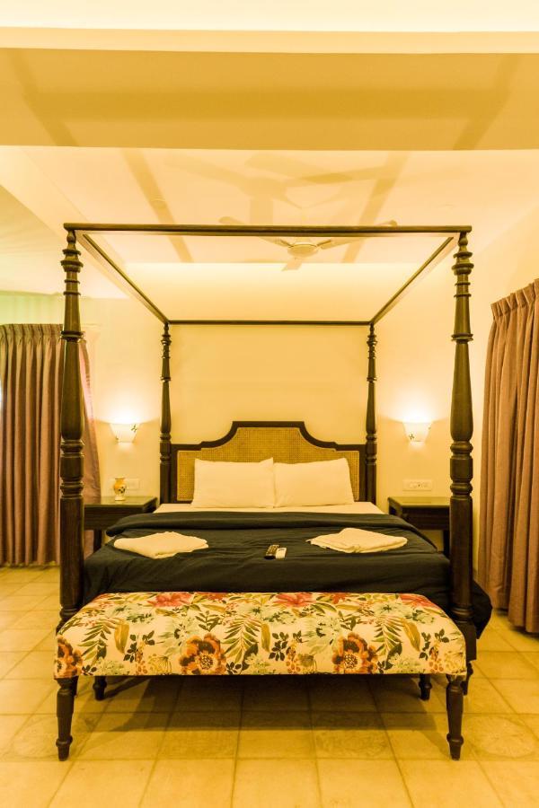 Marine Studios Le Pension Candolim Bagian luar foto
